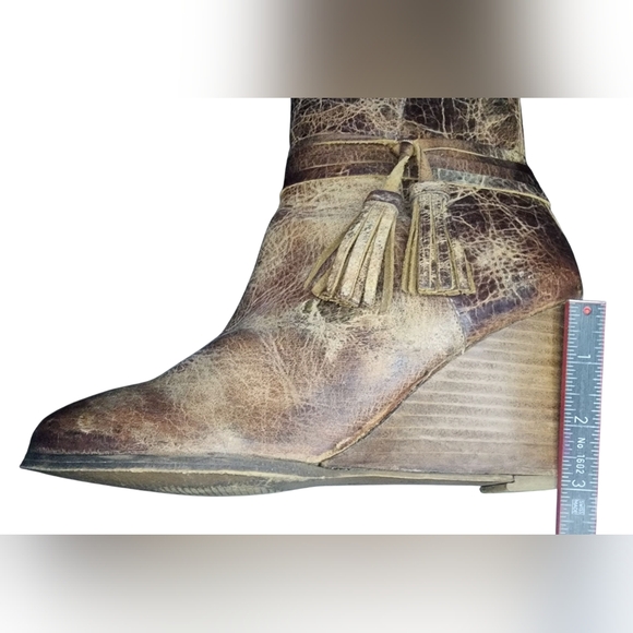Diba True Distressed Barn Storm Wedge Boots, Womens 8 - Picture 8 of 9